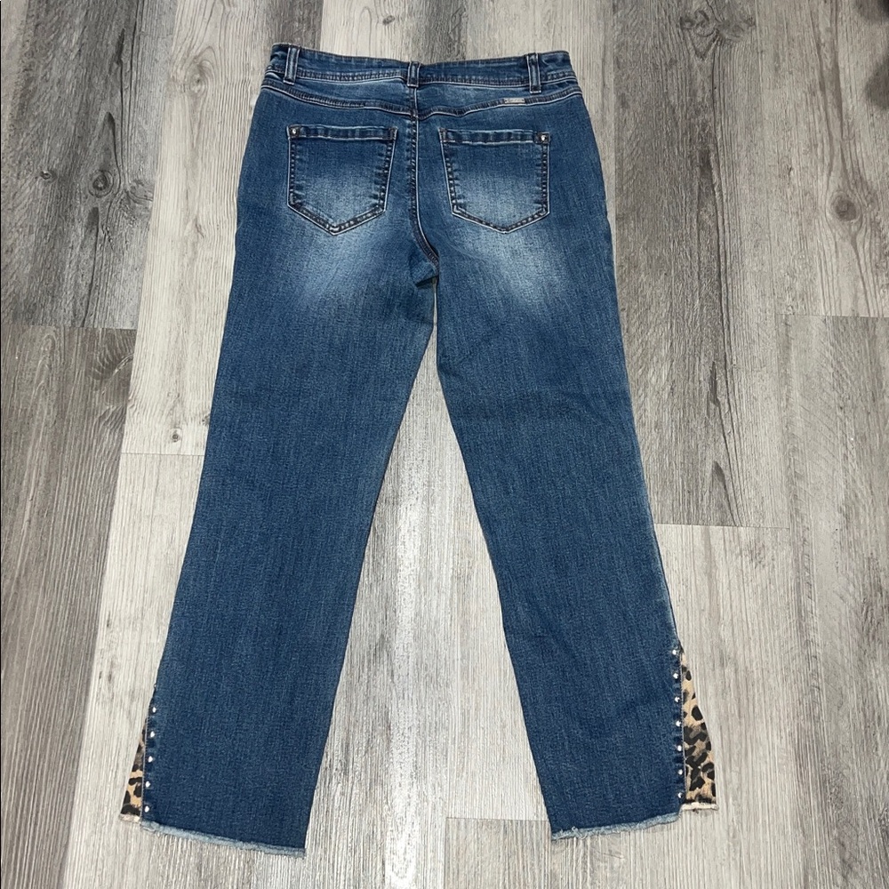 Inc Straight Leg Regular Fit Leopard Print/Silver Accents Distressed Jeans, sz 4 - Picture 4 of 8